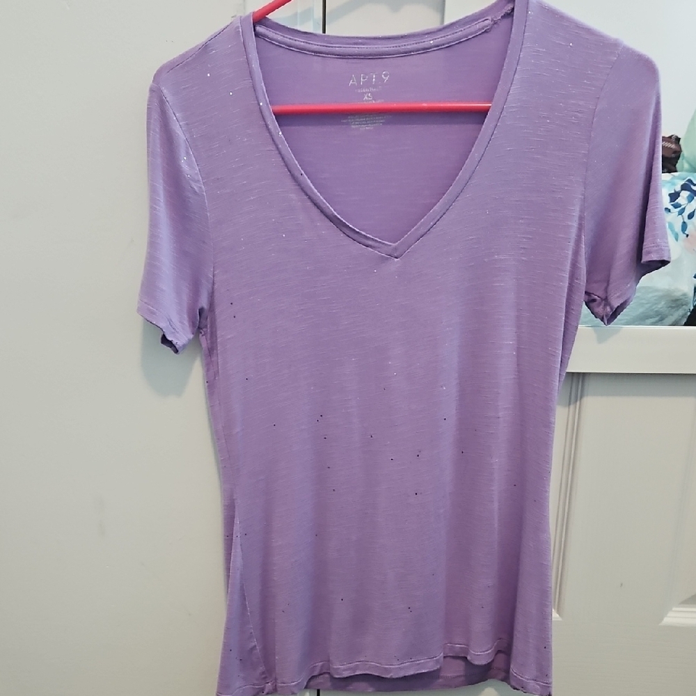 Apt. 9 Lavender V-Neck Short Sleeve Tee